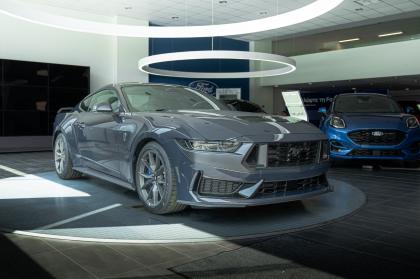 Η νέα Mustang Dark Horse στο FordStore της Ford Σφακιανάκης 